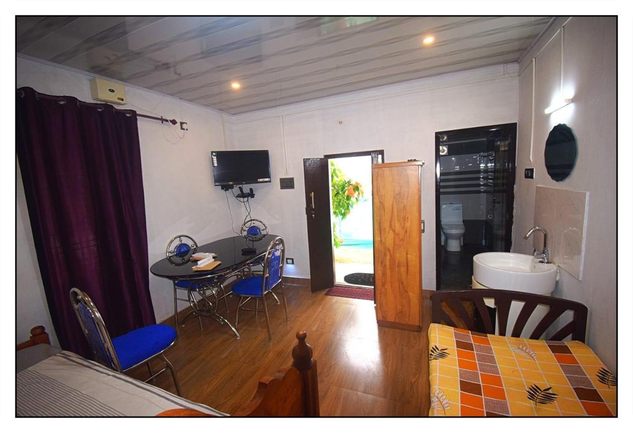 Munroe Inn Homestay Kollam Eksteriør bilde